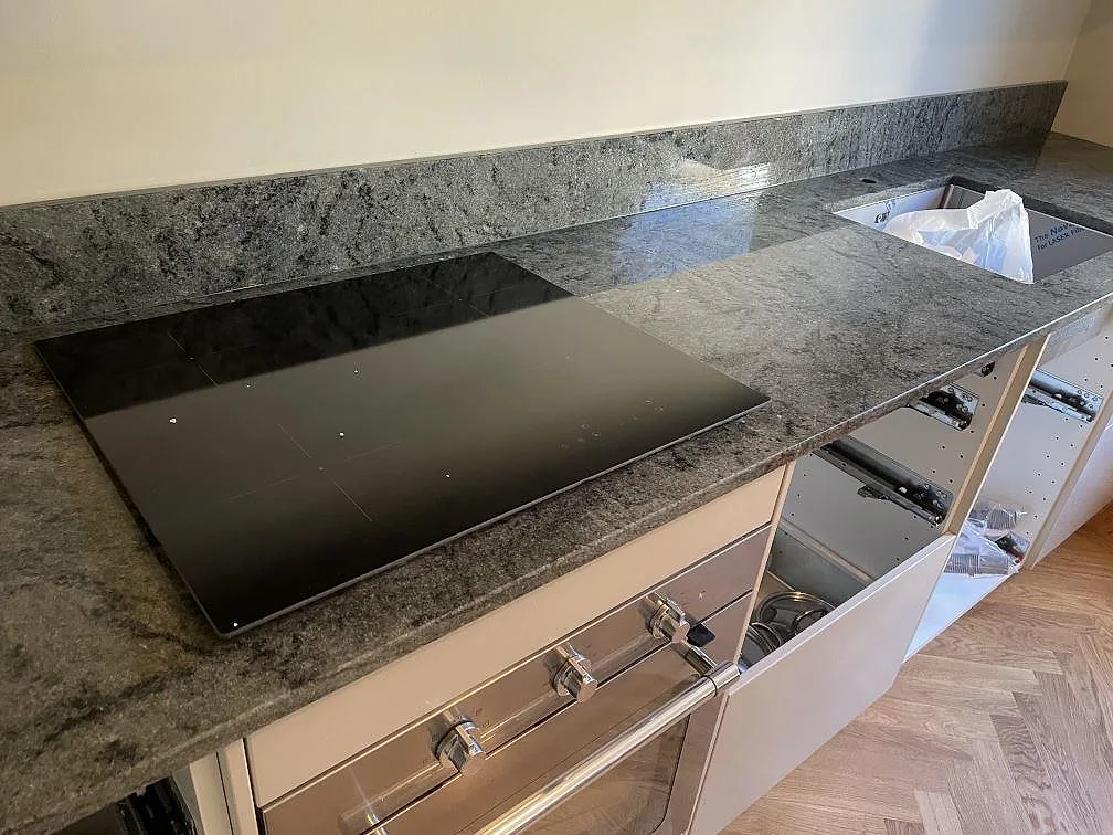 Køkkenbordplade i Verde Savana, Malmö – billede 2