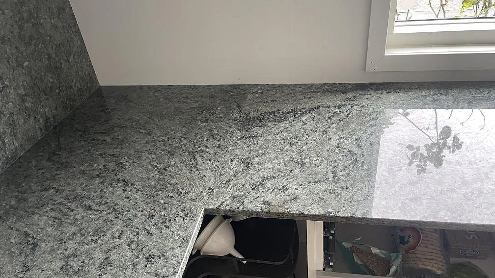 Køkkenbordplade i Verde Savana, Malmö – billede 7