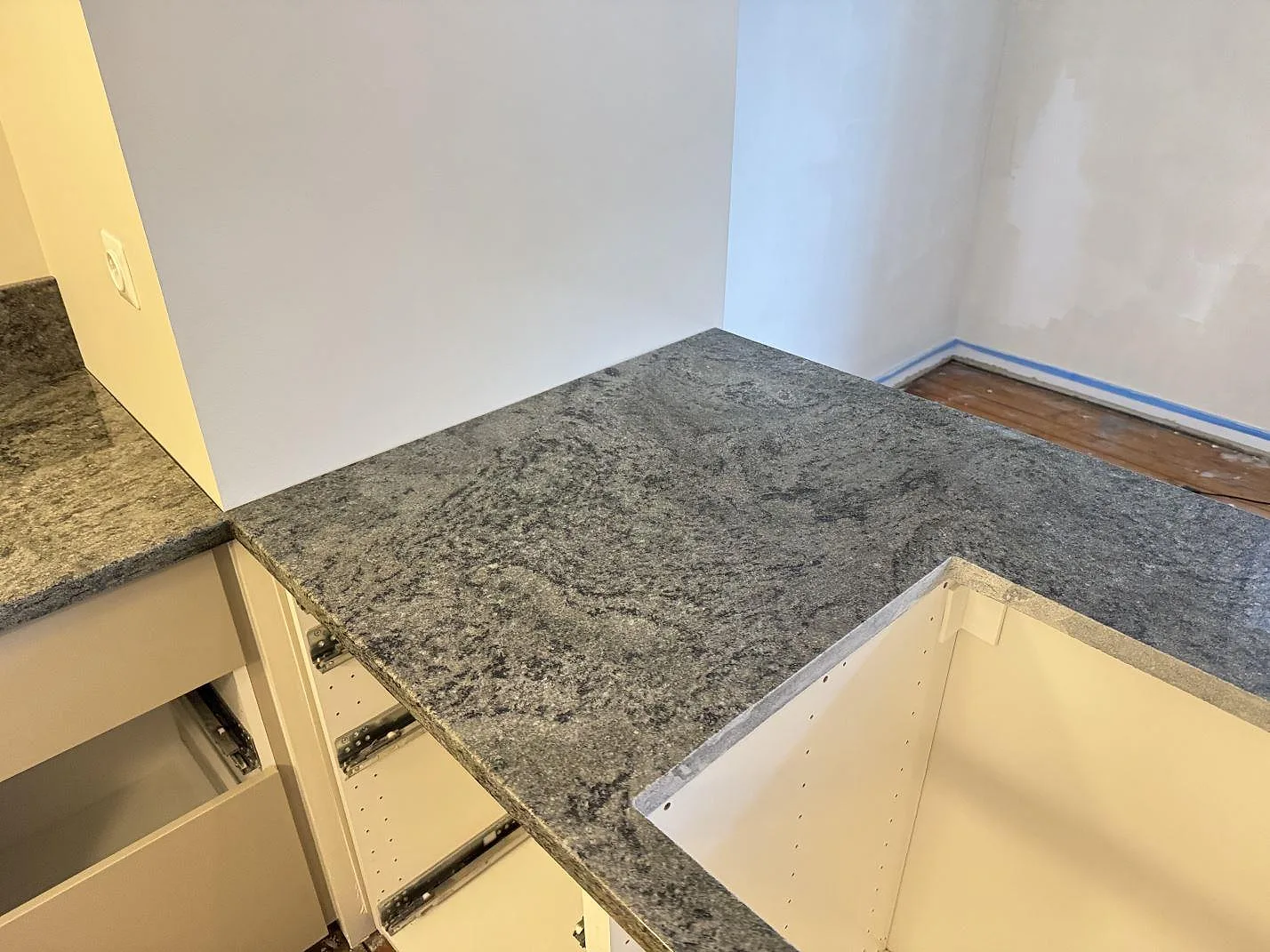 Køkkenbordplade i Verde Savana, Malmö – billede 5