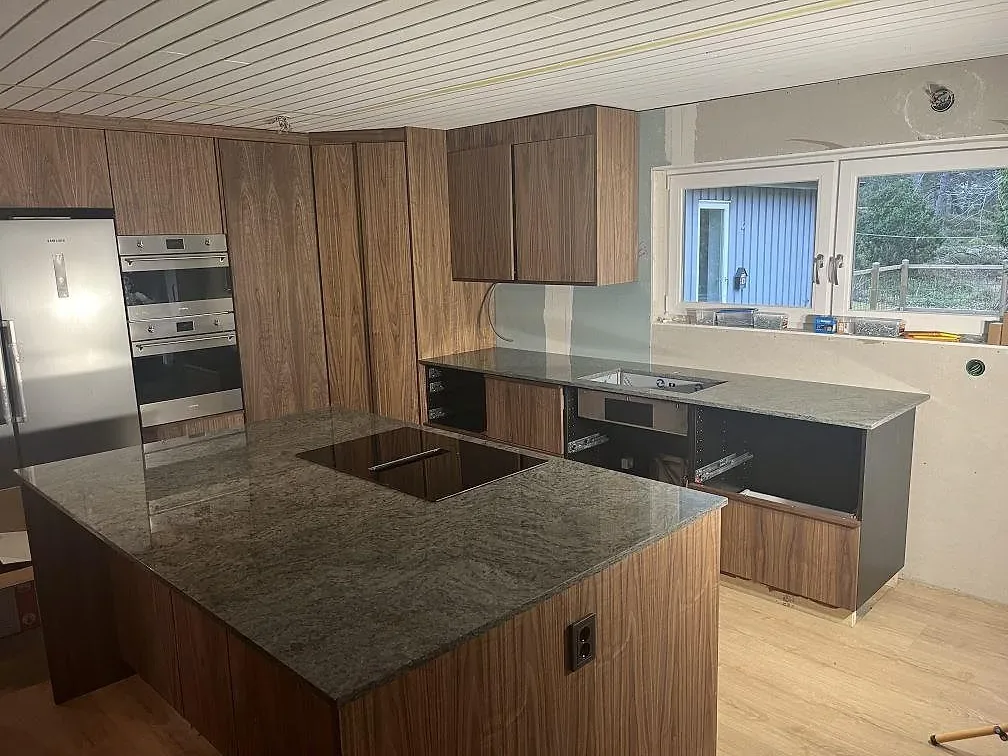 Køkkenbordplade i Verde Savana, Nyköping