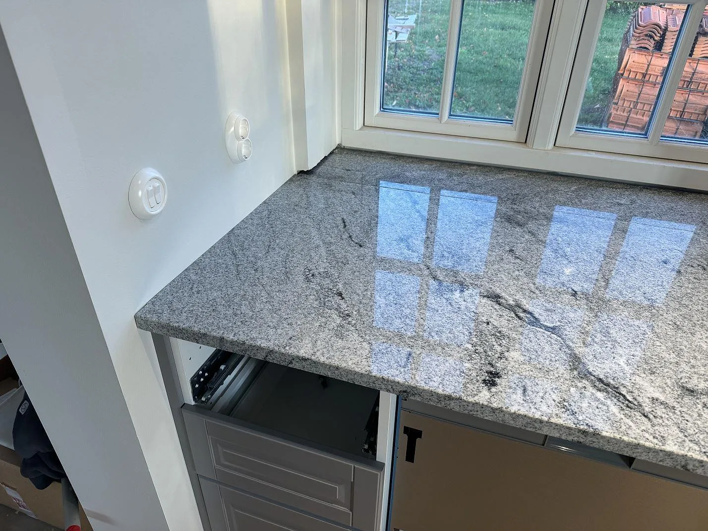 Køkkenbordplade i Viscont White, Broddetorp – billede 6