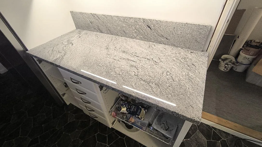 Køkkenbordplade i Viscont White, Ekolsund – billede 2