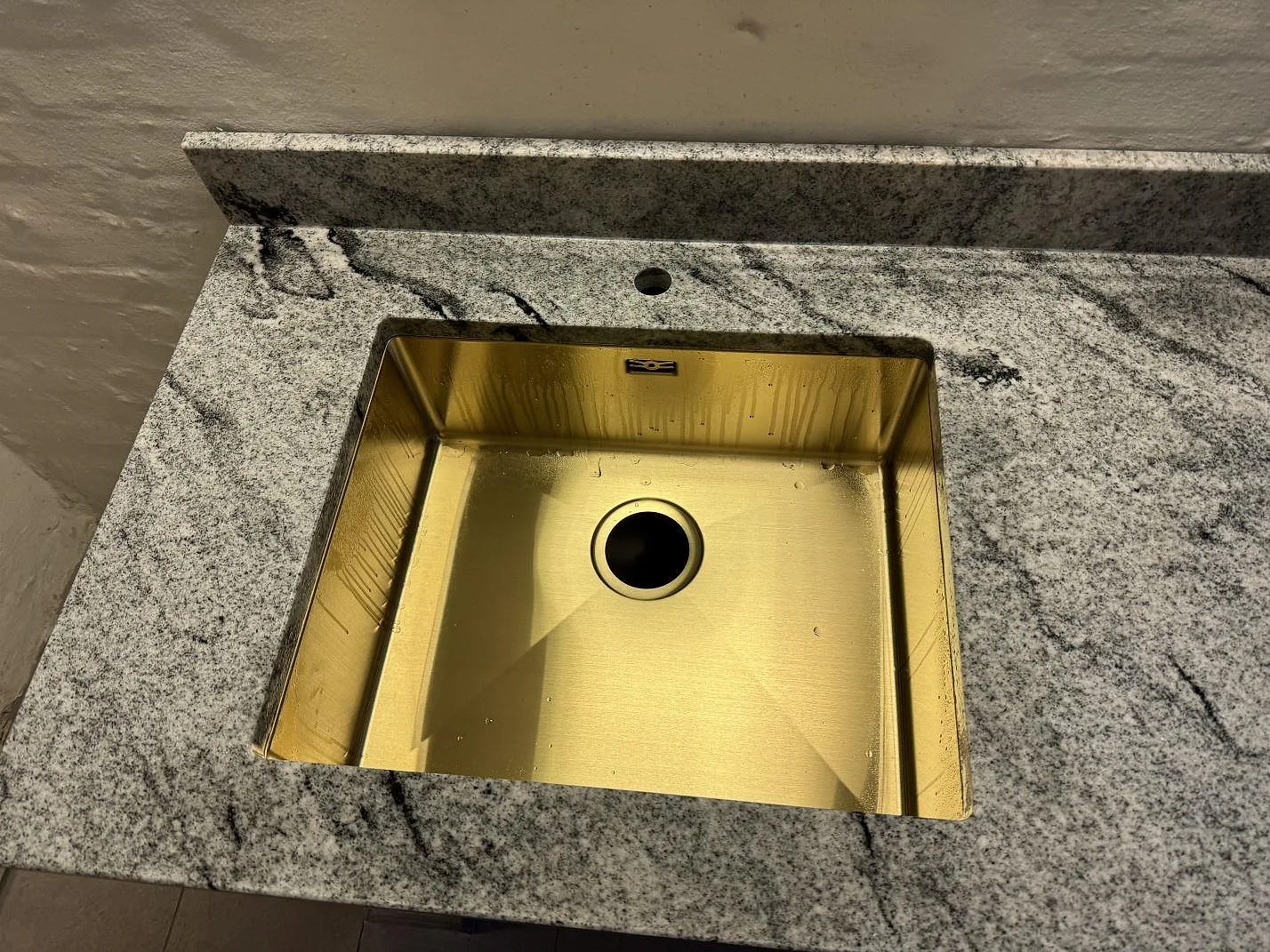 Bordplade i Viscont White, Frederiksberg – billede 3