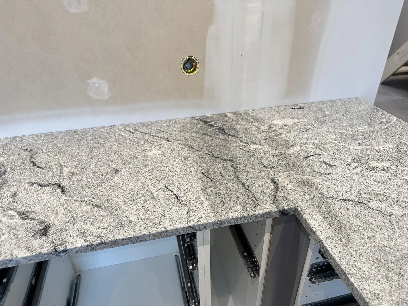 Køkkenbordplade i Viscont White, Kävlinge – billede 4