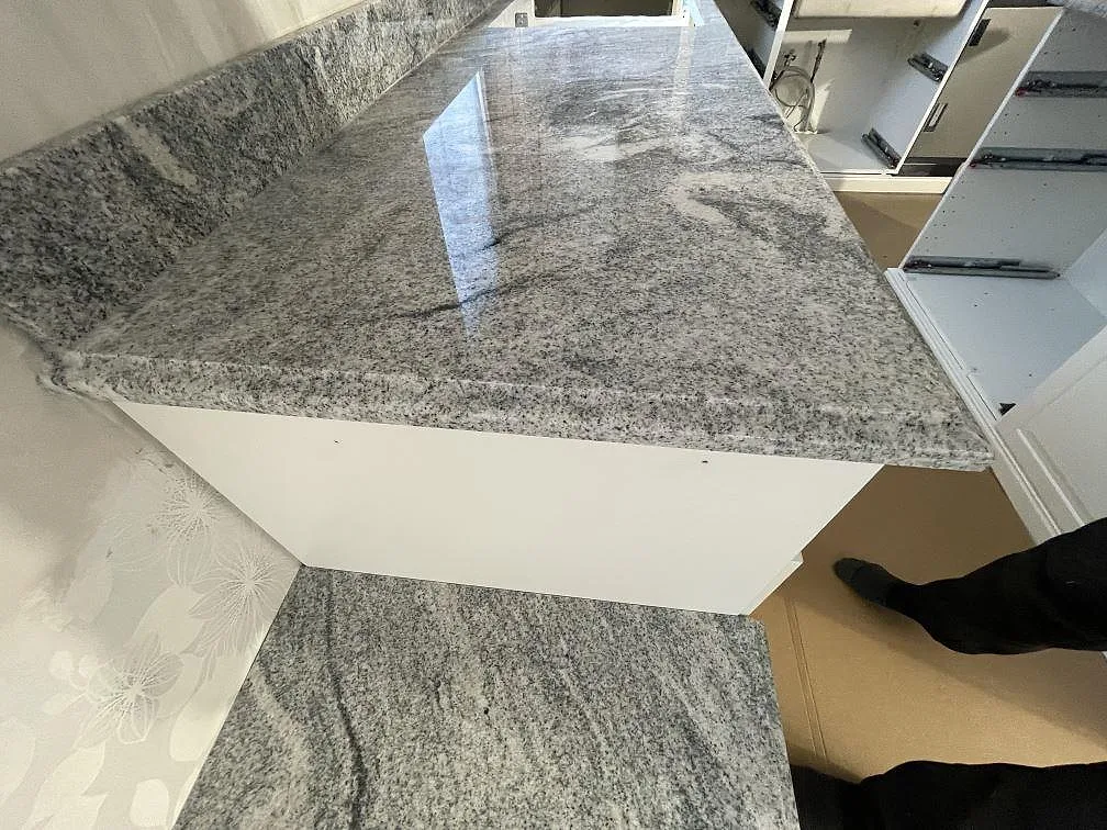 Køkkenbordplade i Viscont White, Kumla – billede 2