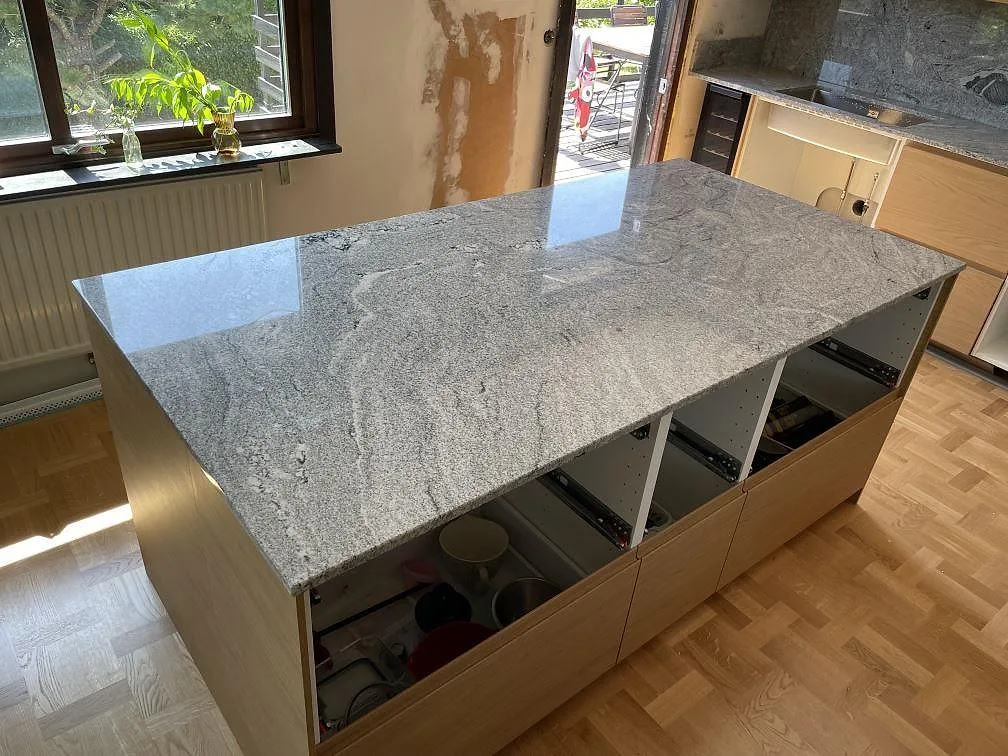 Køkkenbordplade i Viscont White, Mariefred – billede 2