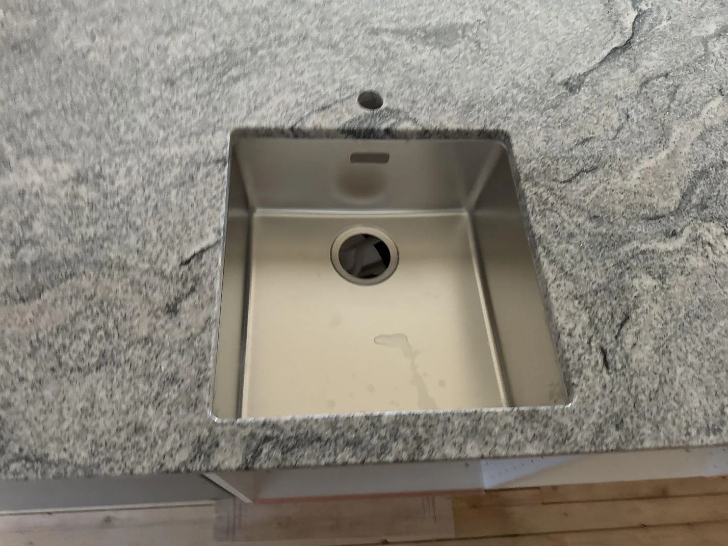 Køkkenbordplade i Viscont White, Olofström – billede 5