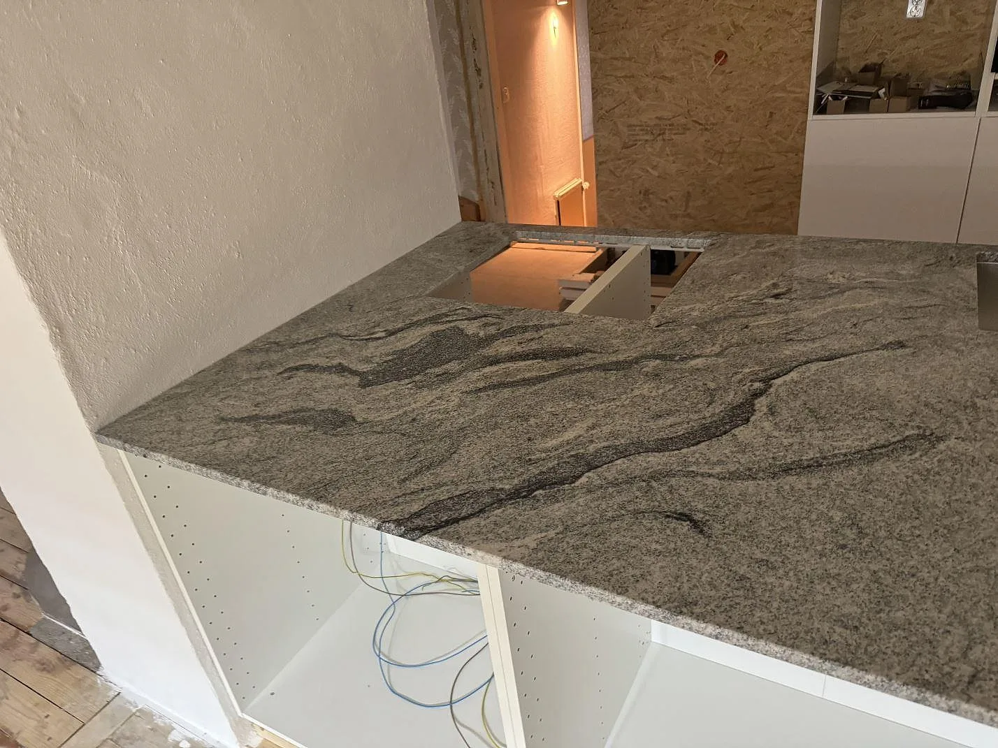 Køkkenbordplade i Viscont White, Olofström – billede 3