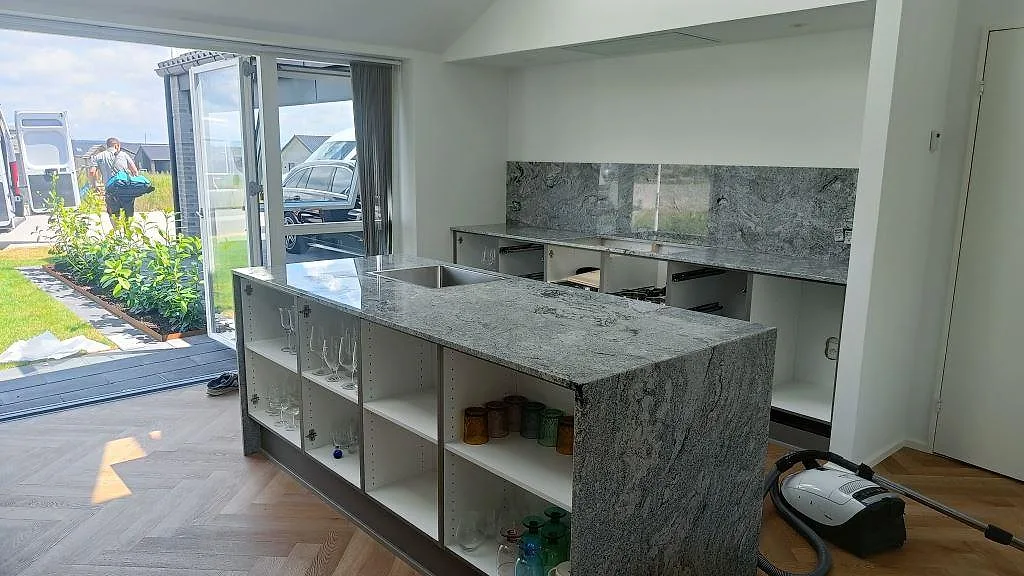 Køkkenbordplade i Viscont White, Ringsted