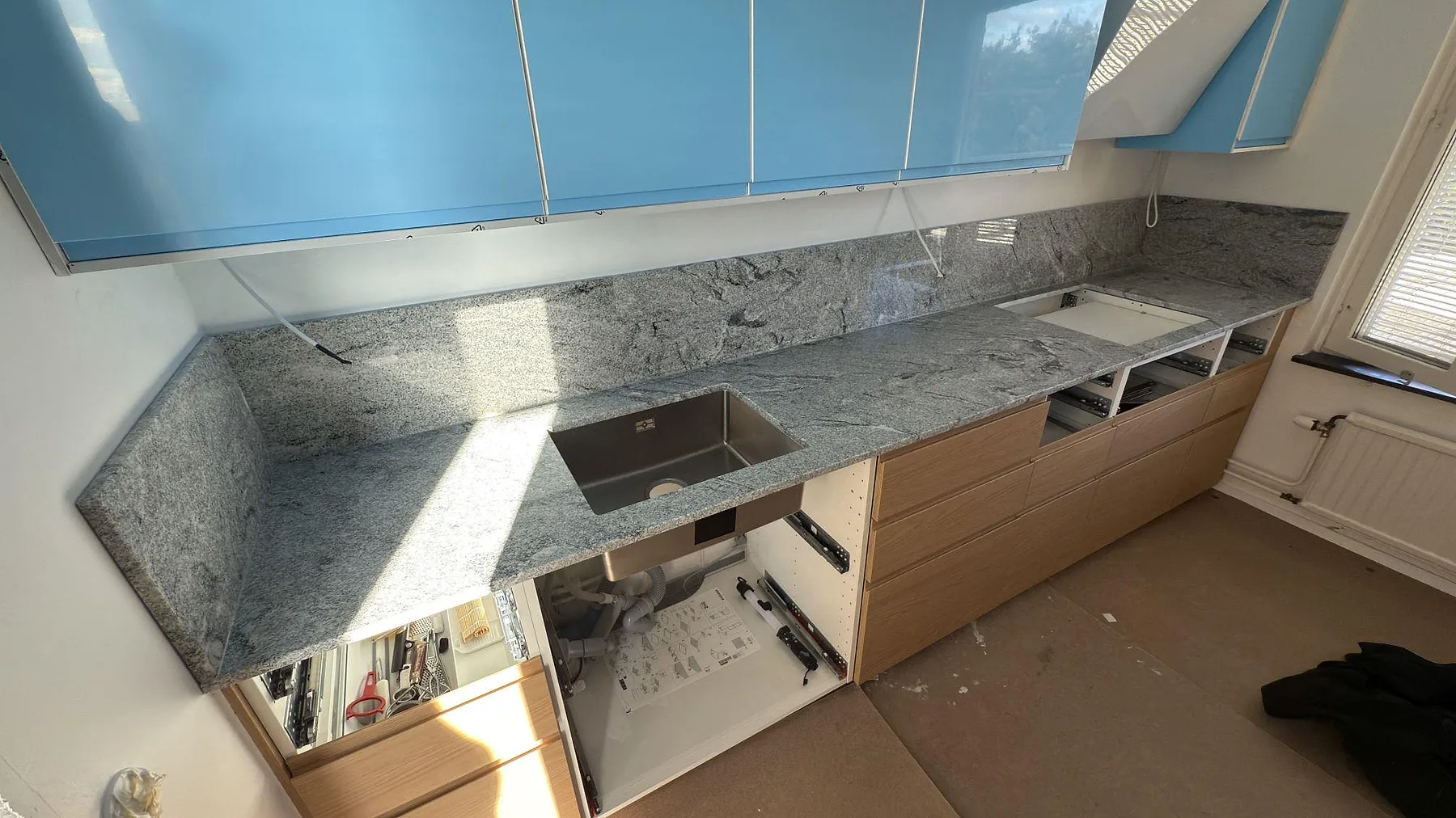 Køkkenbordplade i Viscont White, Solna – billede 2