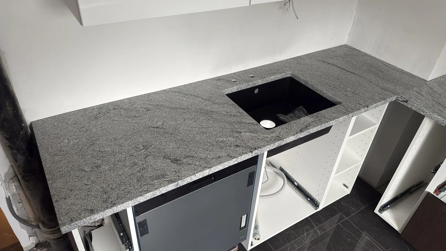 Køkkenbordplade i Viscont White, Tumba – billede 2