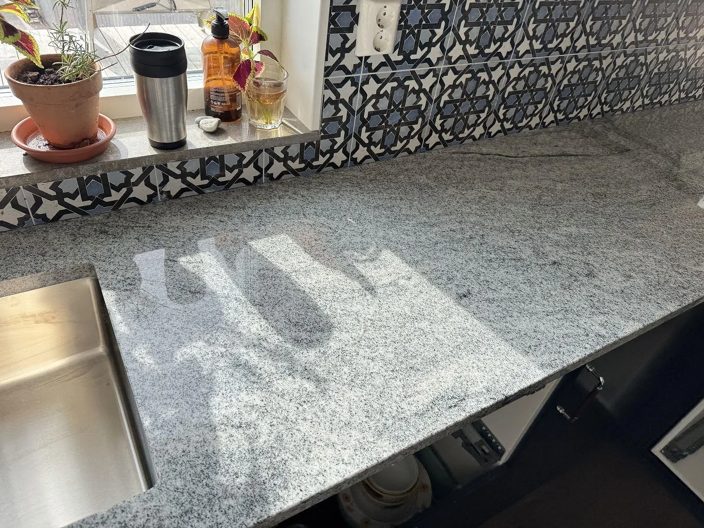 Køkkenbordplade i Viscont White, Väjern – billede 4