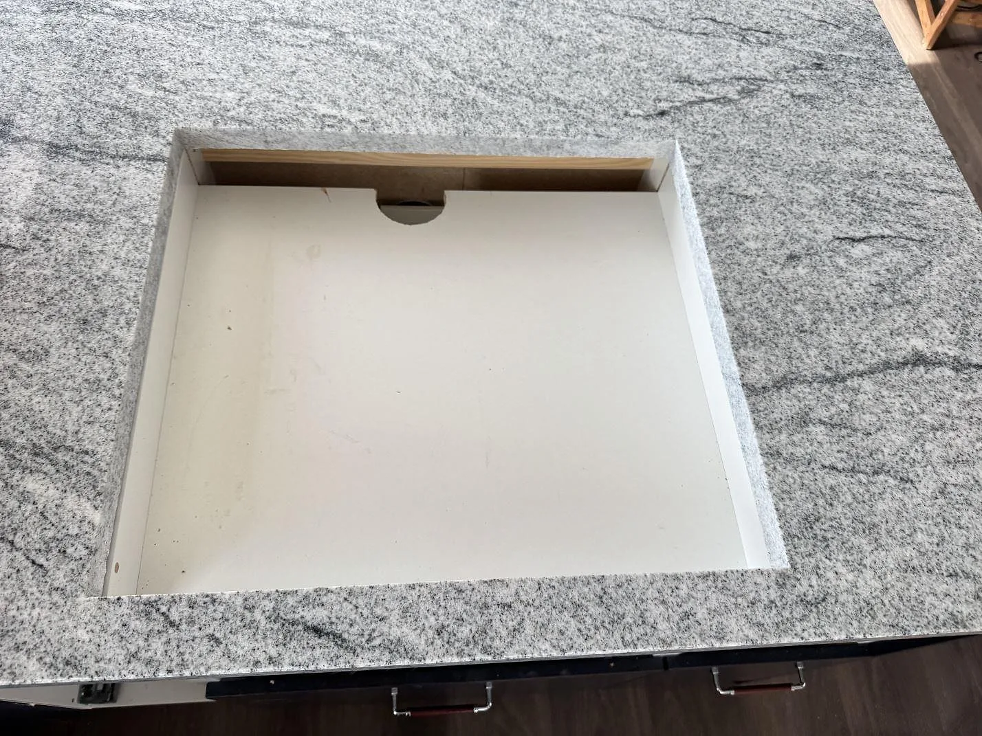 Køkkenbordplade i Viscont White, Väjern – billede 7