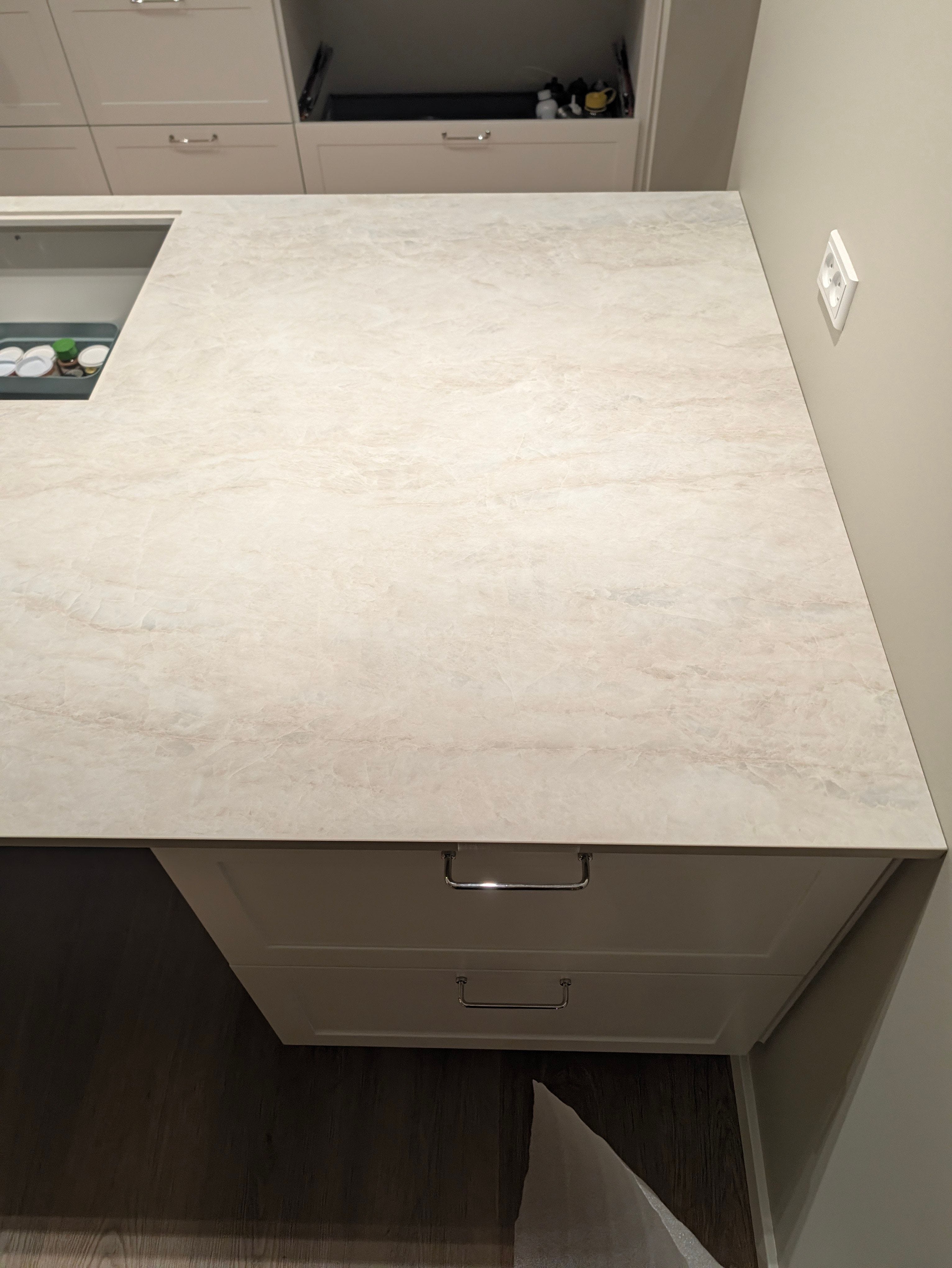 Køkkenbordplade i Dekton Nara i Middelfart – billede 3
