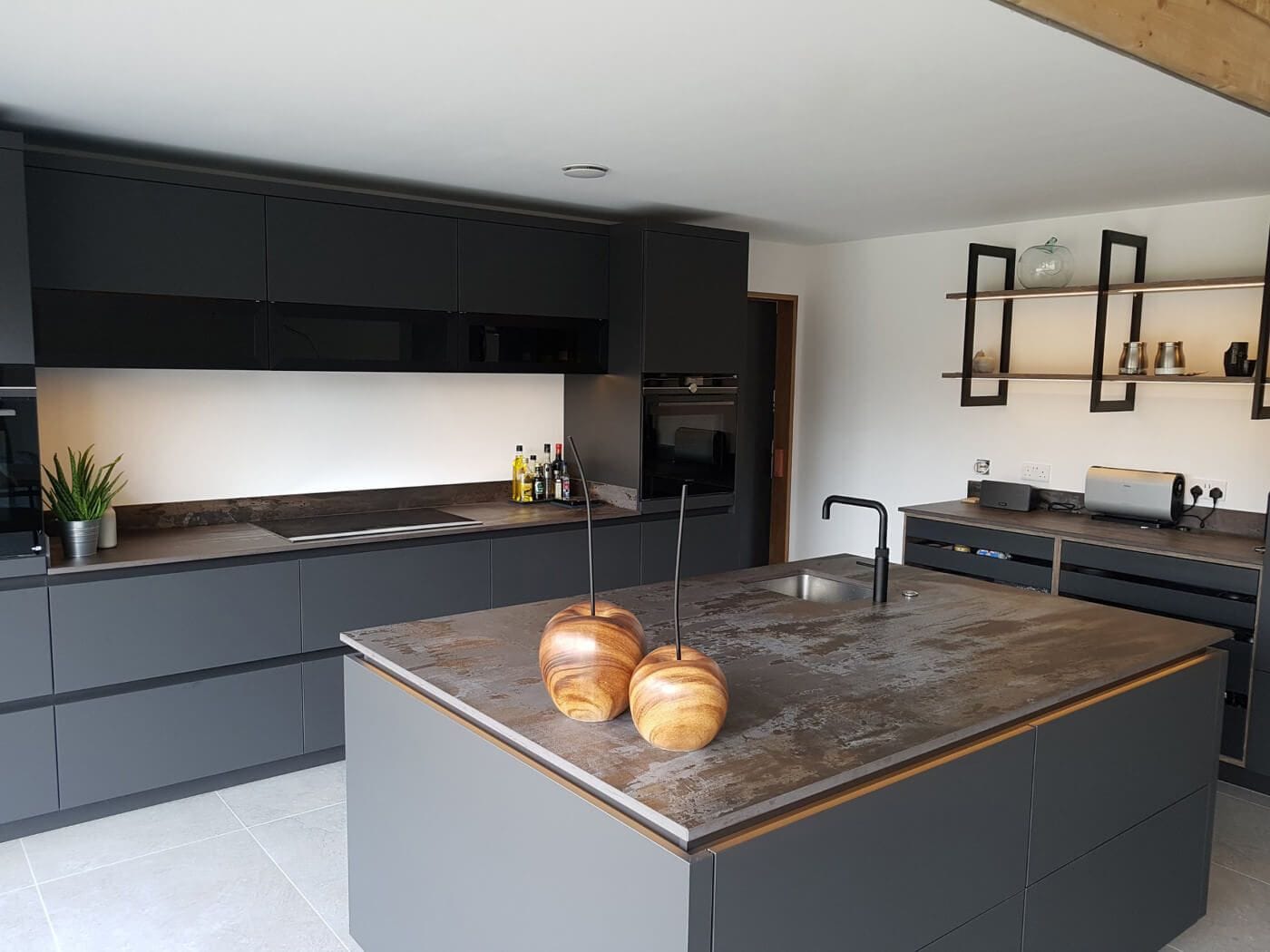 Dekton Trilium