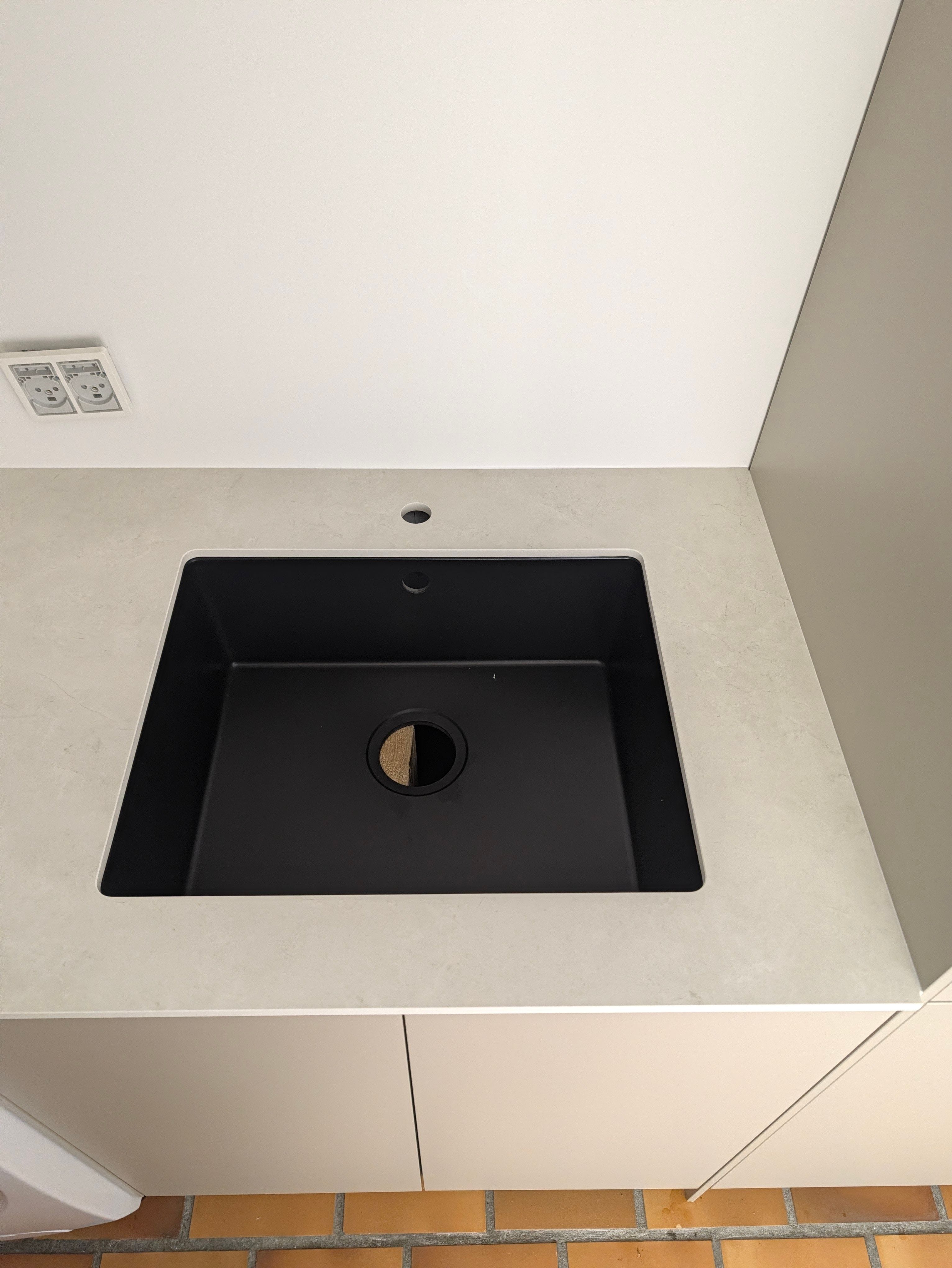 Bordplade i Dekton Sandik til Mårslet – billede 4