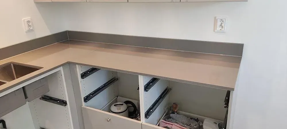 Gennemført projekt: Køkkenbordplade i Silestone Gris Expo, Rönnäng.