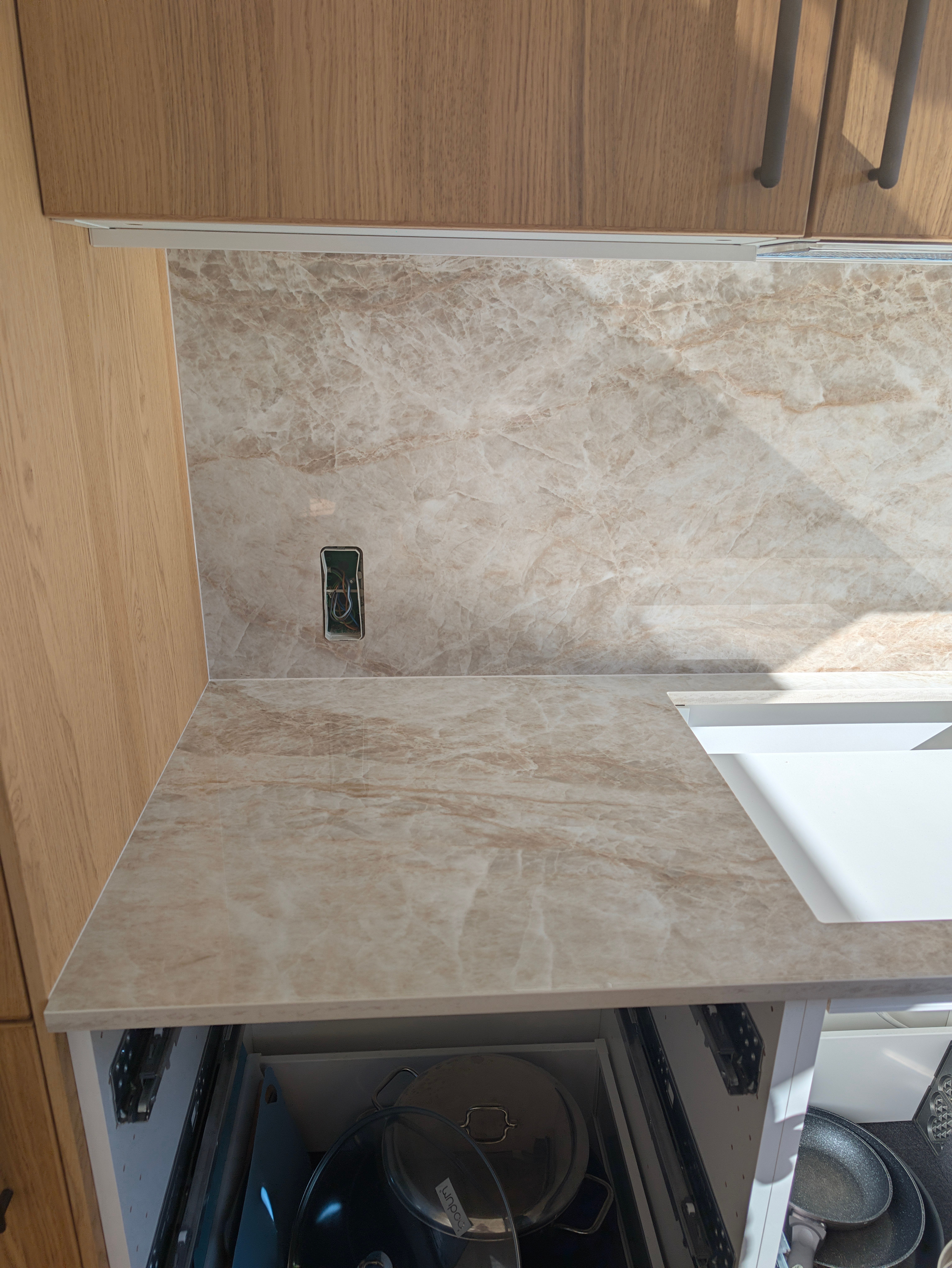 Køkkenbordplade i Dekton Taga i Them – billede 3