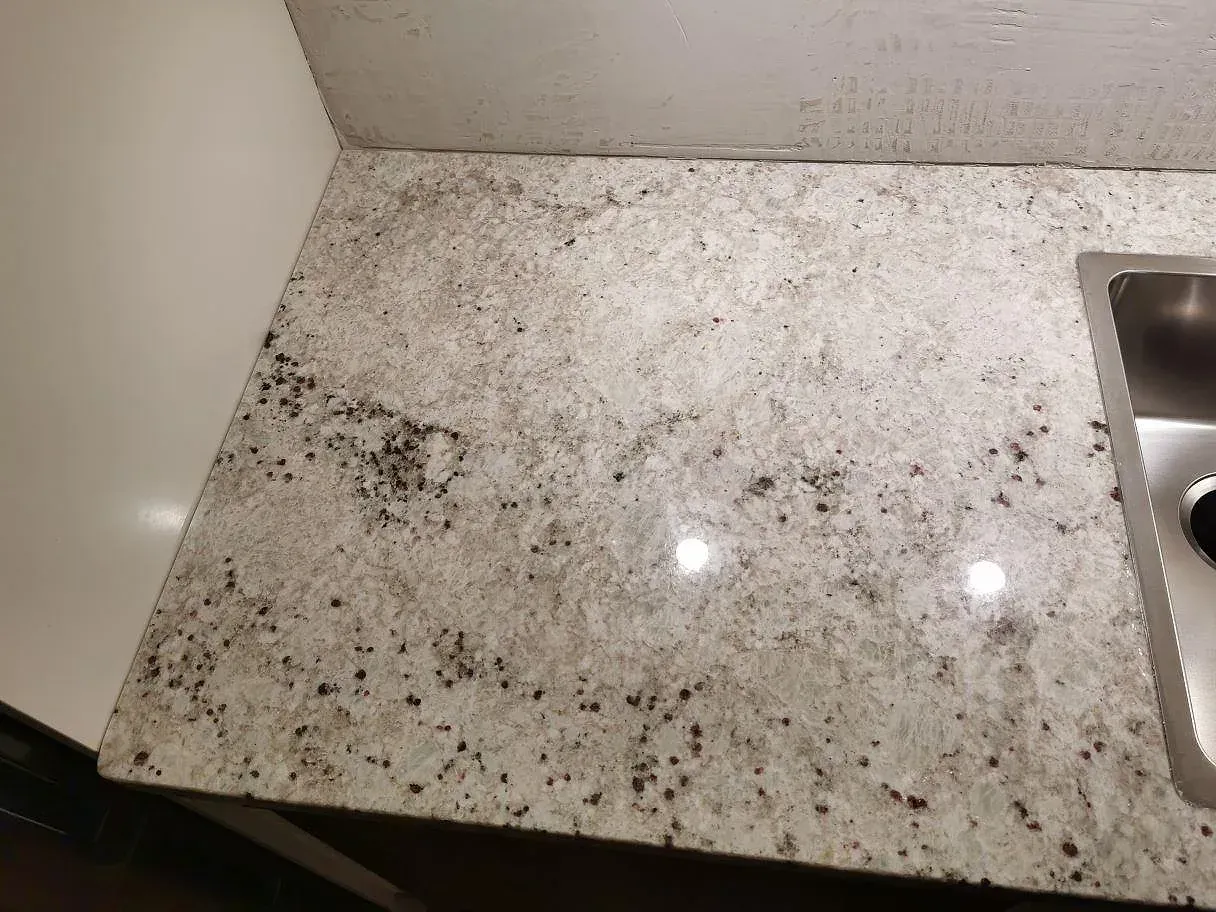 Køkkenbordplade i Colonial White, Lomma – billede 2