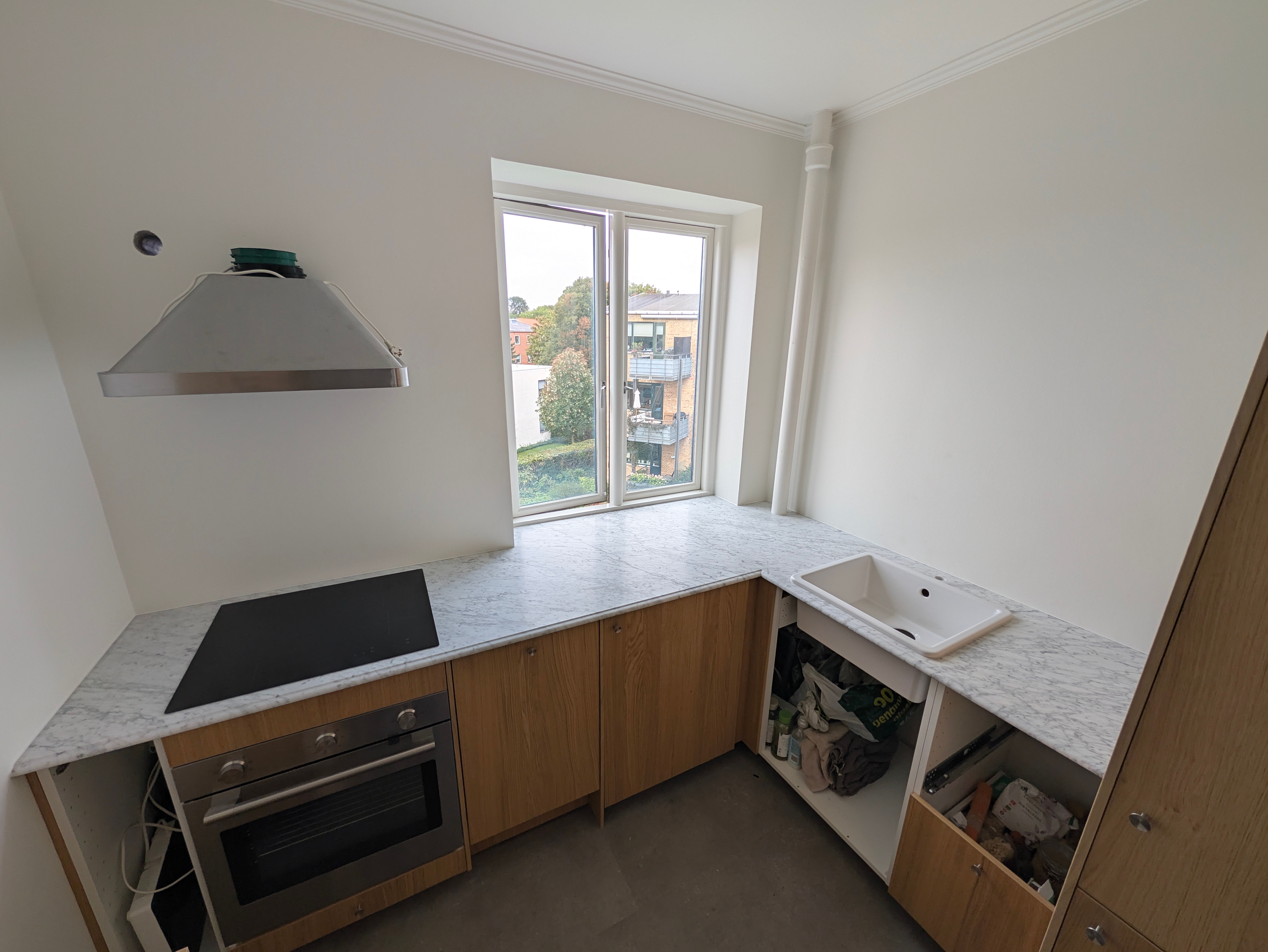 Marmorbordplade i Carrara C i Charlottenlund