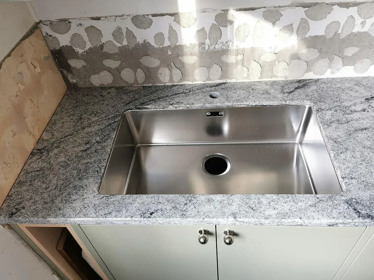 Køkkenbordplade i Viscont White, Göteborg – billede 7