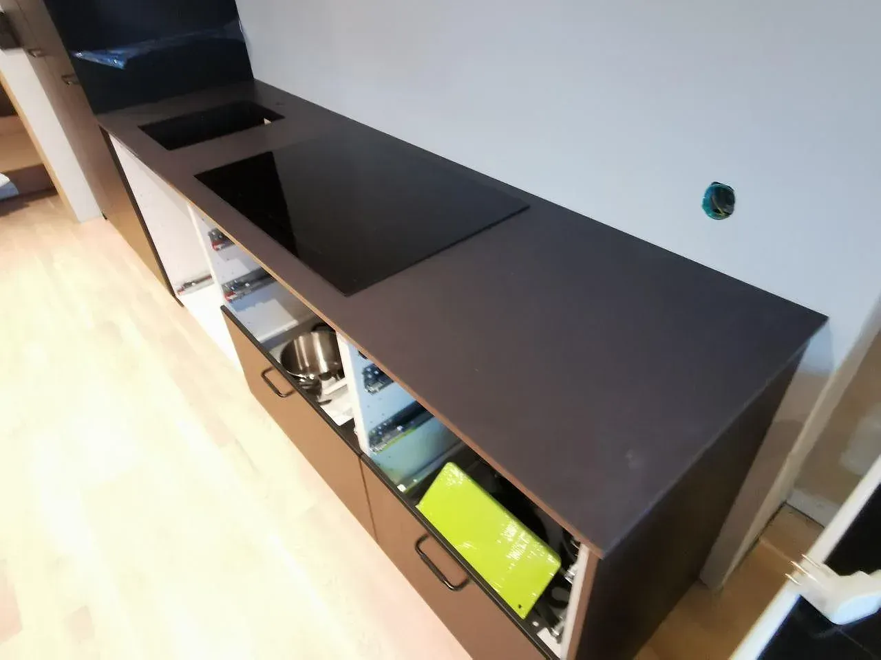 Køkkenbordplade i Dekton Domoos-keramik, Falkenberg – billede 8