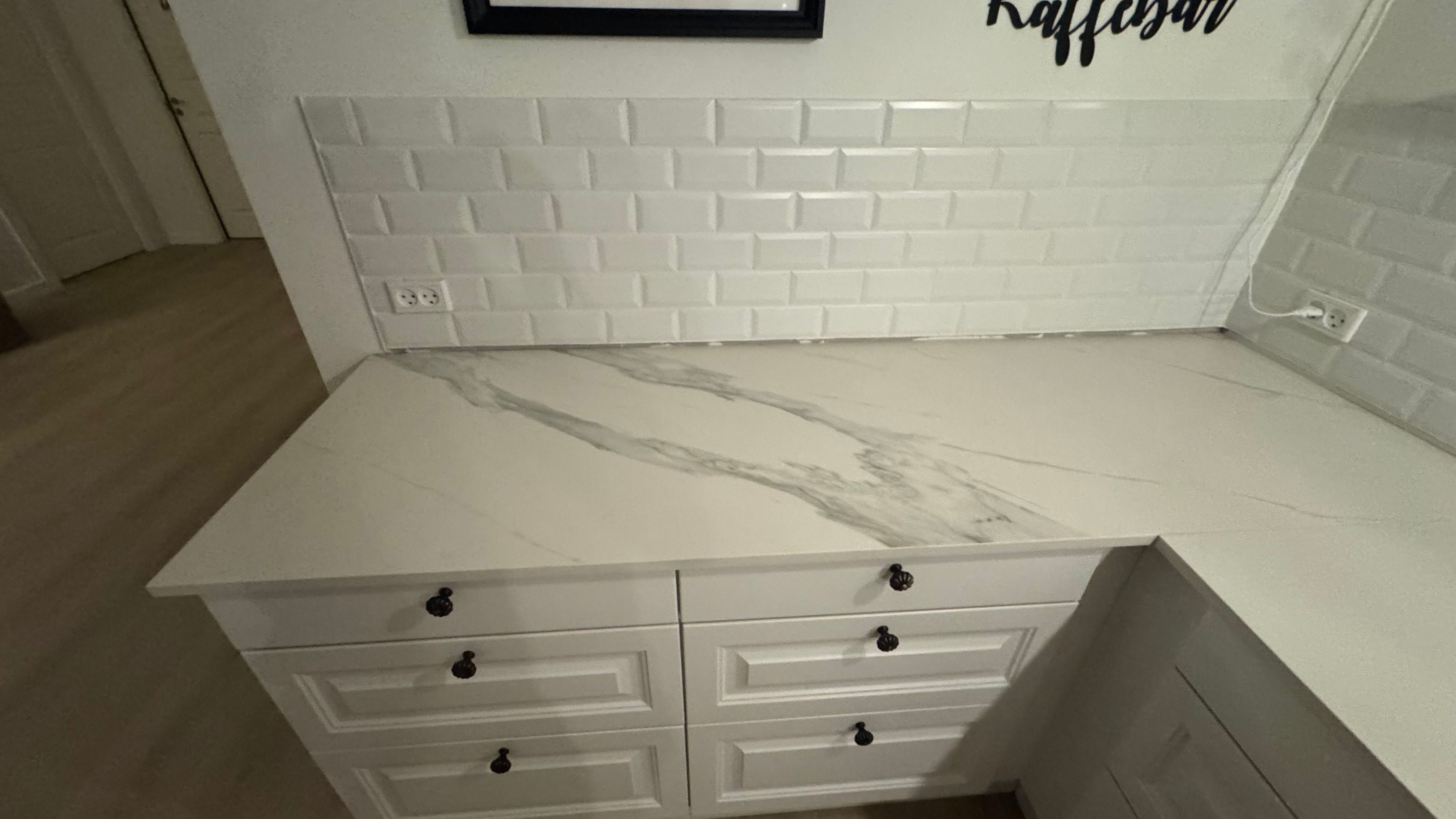 Køkkenbordplade i Dekton Kairos i Holbæk – billede 4